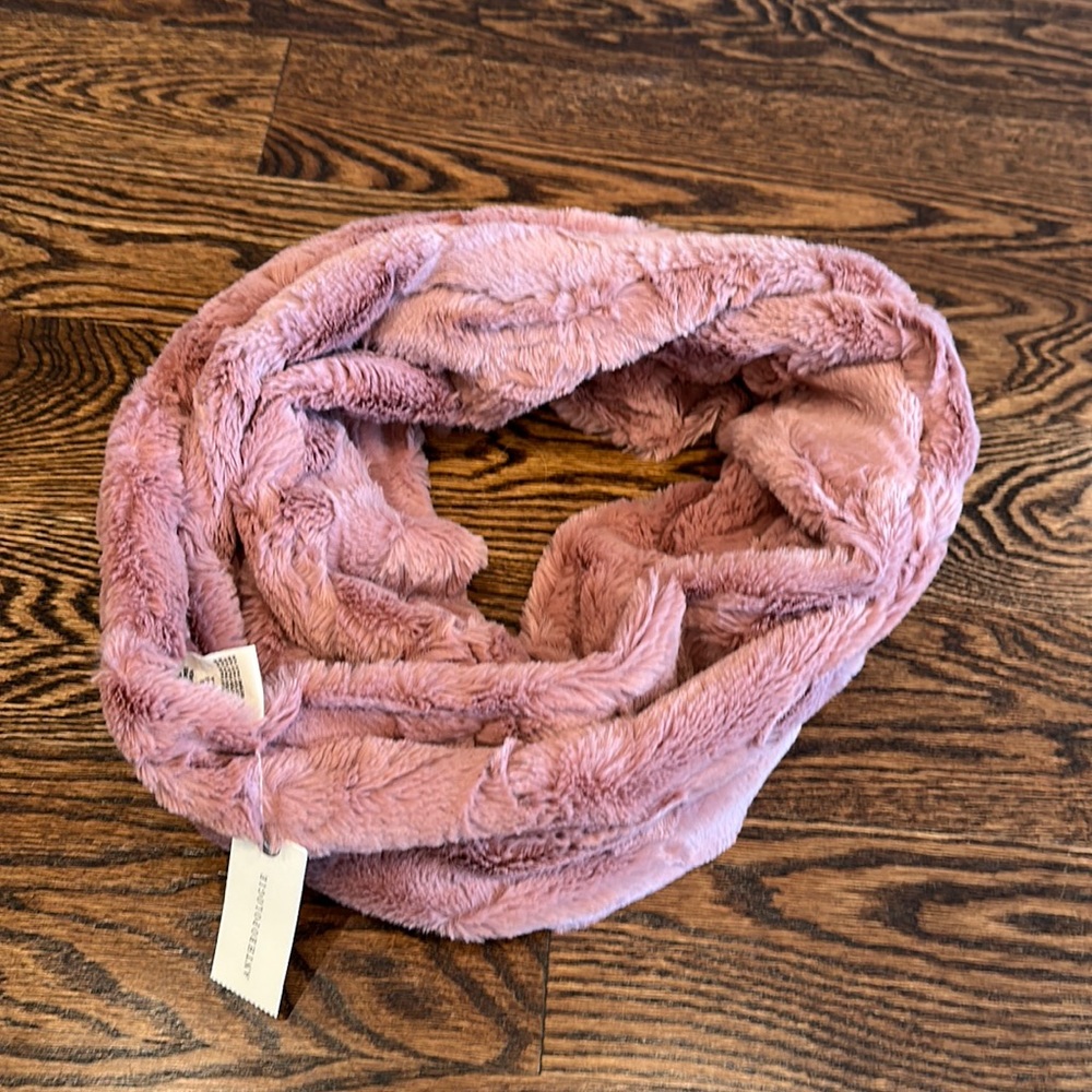 NWT ANTHROPOLOGIE SCARF